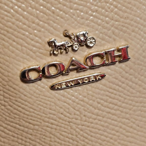 Coach “Lillie” Carryall - Picture 3 of 5